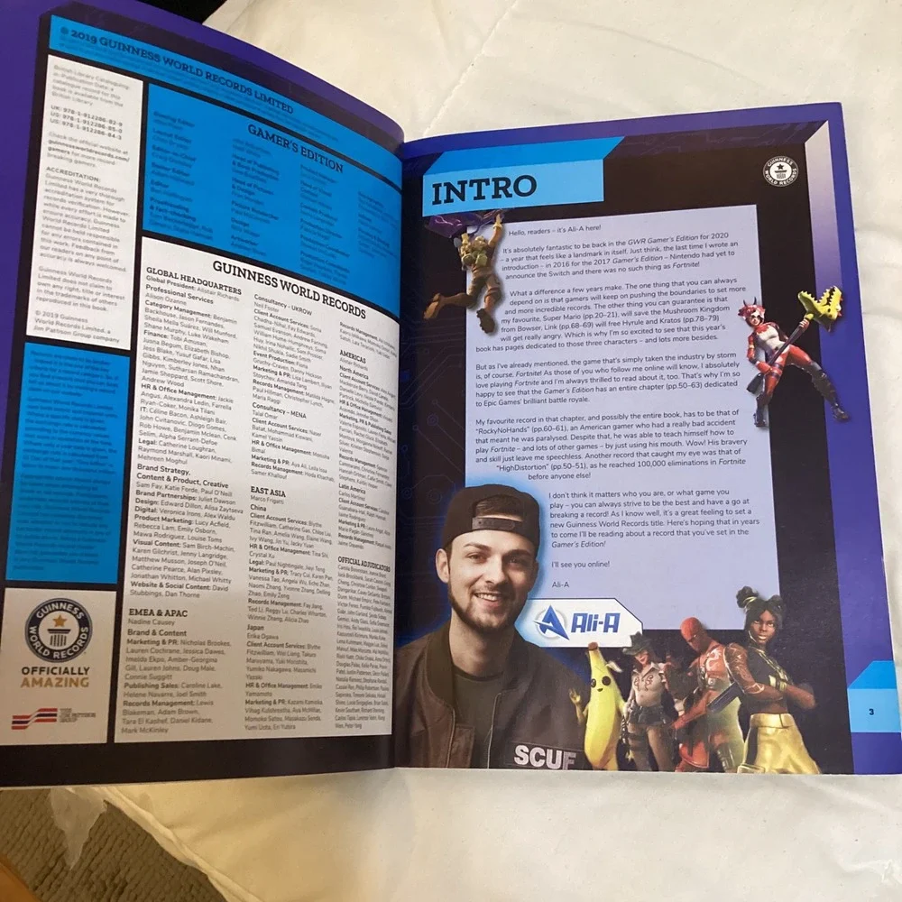 Guinness World Records Gamers Edition 2020 Fortnite Pokemon Book & Cards (200)
